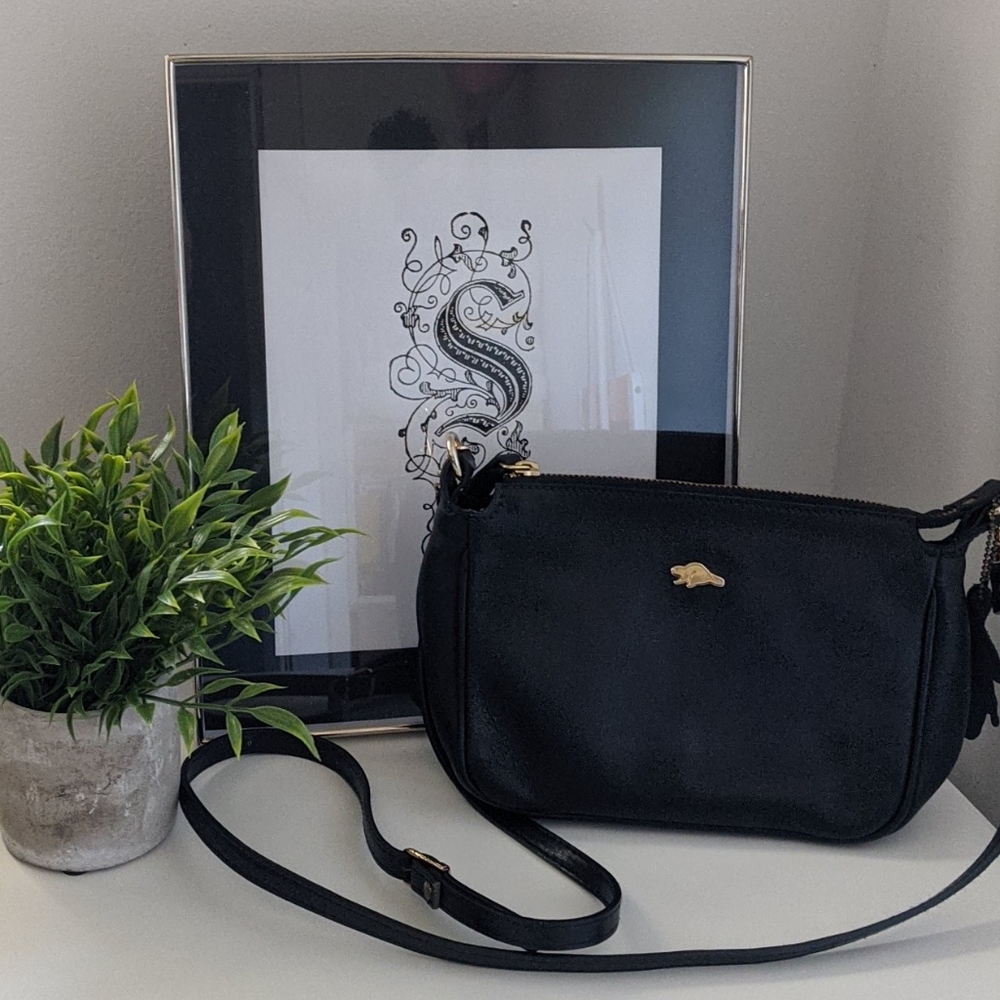 A D O R A B L E  ROOTS Crossbody Bag
